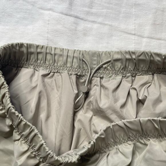 Fear of God Essentials Nylon Running Shorts Sz Small Men's Athleisure Outdoor - Picture 5 of 7
